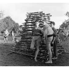 Colonie sanitaire de Montboissier : feu de camp