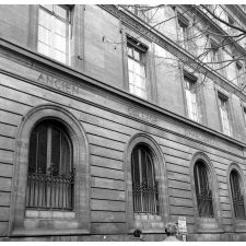 Façade du lycée Saint-Louis.