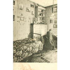 Paris - Ecole Spéciale des Travaux Publics, du Bâtiment et de l'Industrie - Arcueil - Chambre d'Elève dans la Maison de Famille.