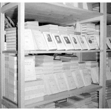 I.P.N. : rayonnage de livres