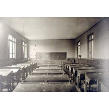 Ecole Primaire Supérieure de Jeunes Filles. Hirson 1929-1930.