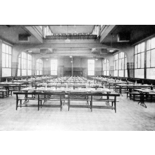 Ecole Nationale de Besançon. (Doubs). (4 sections : Horlogerie - Bijouterie. Mécanique - Electricité).
