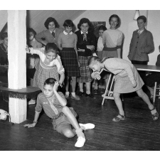 Lycée-pilote de Sèvres, Cours d'Art dramatique de Mlle Dienesh. Mime : Jason.