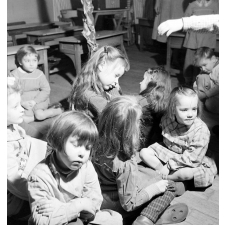 Ecole maternelle à Paris : mime sur un thème musical