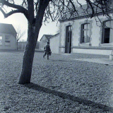 Ecole primaire. Un élève retardataire ?