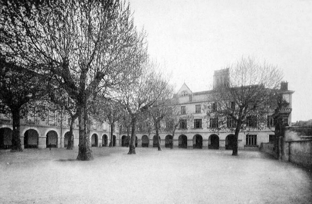 Ecole Saint-Caprais - Agen. (Lot-et -Garonne). 1933-1934.