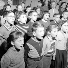 Enseignement musical, cours de Mme Cory : la répétition du chant (chorale).