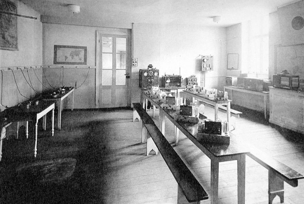 Ecole Pratique de Commerce, d'Industrie et de Mécaniciens de Marine de Boulogne-Sur-Mer.