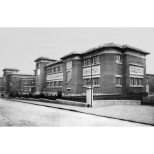 Ecole Primaire Supérieure et Ecole Pratique de Commerce et d'Industrie. Ville de Suresnes.