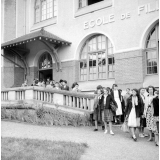 Luzarches (S. & O.) : l'école communale, la sortie du C.E.P.E