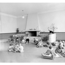 Groupe scolaire du Vigenal à Limoges : école maternelle, salle de jeux