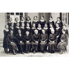 Institut Familial de Jeunes Filles. Montauban. Année 1934-1935.