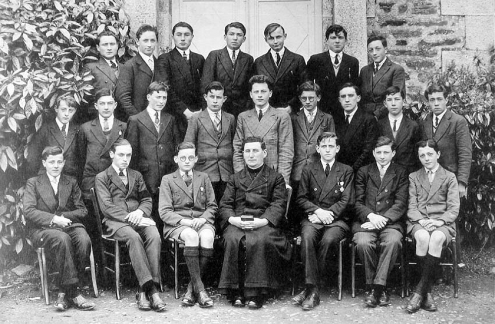 Petit Séminaire Sainte-Croix - Châteaugiron. (Ille et Vilaine). 1931-1932.