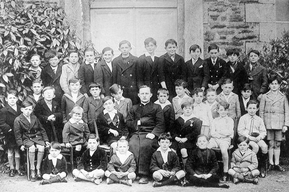 Petit Séminaire Sainte-Croix - Châteaugiron. (Ille et Vilaine). 1931-1932.