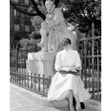 Vie étudiante à Paris : la statue de Montaigne, rue des Ecoles