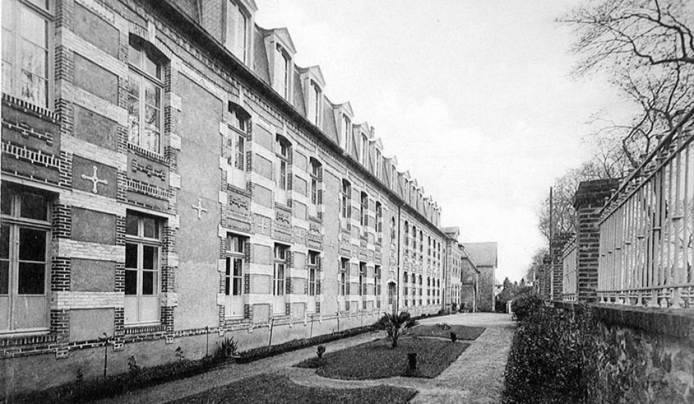 Institution du Sacré-Coeur - Mayenne. (Mayenne). 1936-1937.