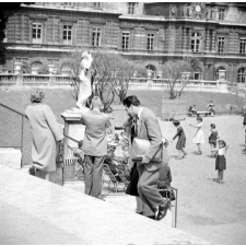 Etudiants dans le Jardin du Luxembourg