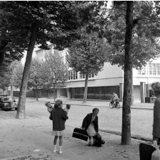 Centre National d'Enseignement Par Correspondance, Radio et Télévision. La façade.
