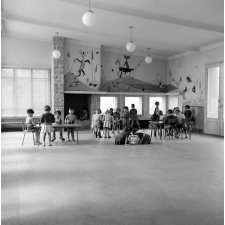 Groupe scolaire du Vigenal à Limoges : école maternelle, salle de jeux