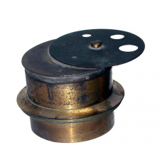 Jeu d'optique : diaphragme à six trous.