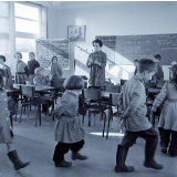 Ecole primaire. Jeu dans la classe.
