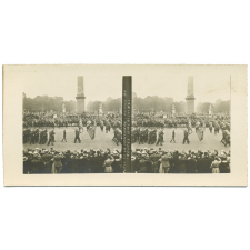 Place de la Concorde : défilé de troupes américaines.