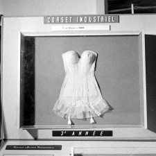 Exposition IPN, Londres : le corset industriel : Travaux d'élèves