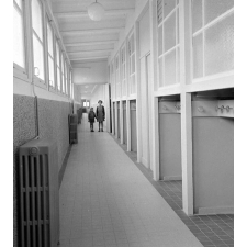 Groupe scolaire du Vigenal à Limoges : les couloirs
