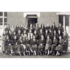Ecole Primaire Supérieure de Jeunes Filles. Avesnes. 1932-1933. 