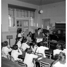 Enseignement musical : la leçon d'histoire de la musique au lycée La Fontaine.