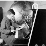Institut départemental des Aveugles de la Seine (Ecole Braille).
 L'enseignement destiné aux aveugles. L'apprentissage du piano.