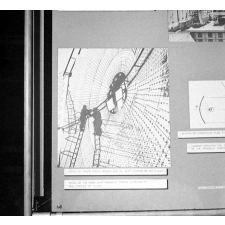 Exposition IPN, Londres : détail du miroir parabolique de 90m2
