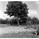 Prytanée de La Flèche : entraînement des élèves à la barre fixe