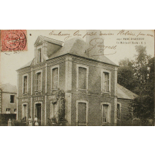 209 - Parc d'Anxtot - La Mairie et l'Ecole.