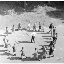 Institut médico pédagogique de Montlignon : Jeu du bâton