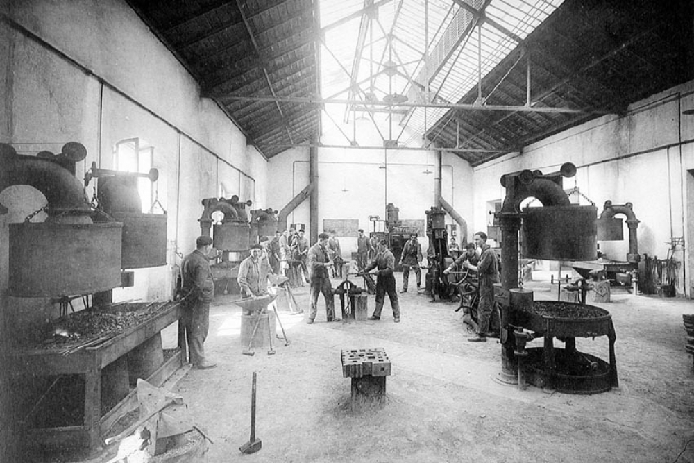 Ecole Nationale Professionnelle Jean Dupuy - Tarbes. 1928-1929. Industrie-Commerce-Hôtellerie.