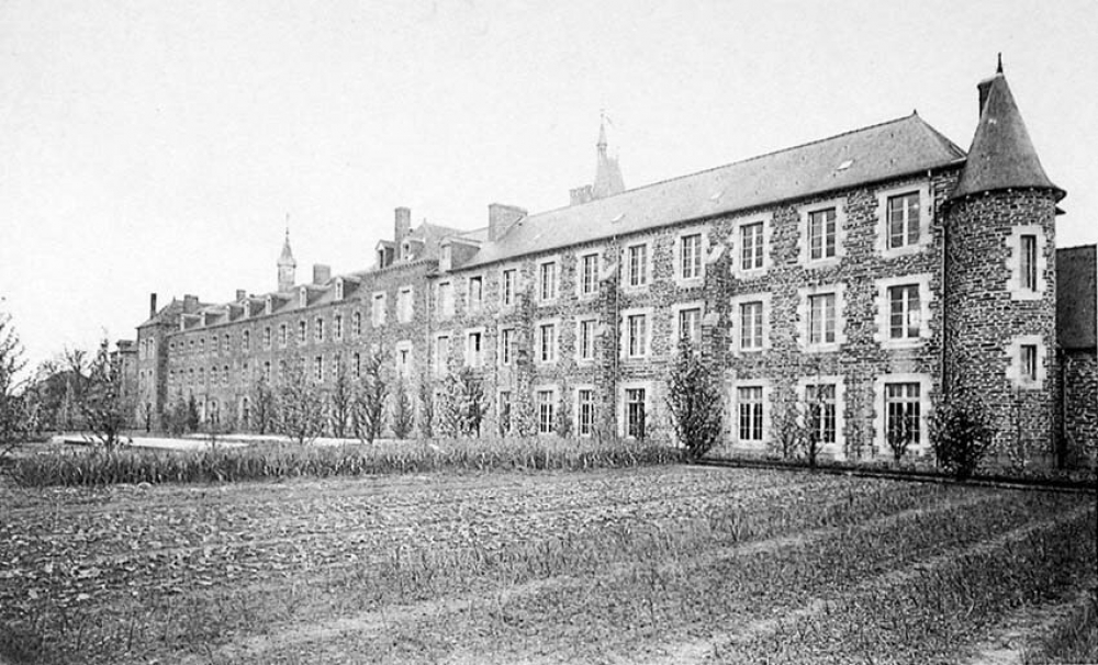 Petit Séminaire Sainte-Croix - Châteaugiron. (Ille et Vilaine). 1931-1932.