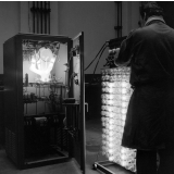 Institut supérieur d'électrotechnique de Grenoble : lampe à vapeurs de mercure.
