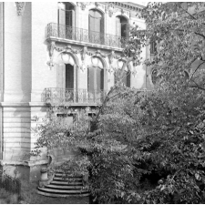 Enseignement audiovisuel : une cour intérieure.