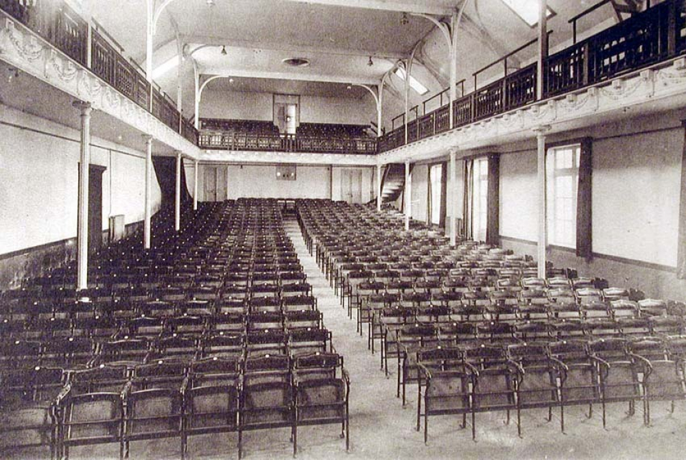 Souvenir des Noces de Diamant du Pensionnat Saint-Gilles - Moulins (Allier) Octobre 1853 - 20 Mai 1928.