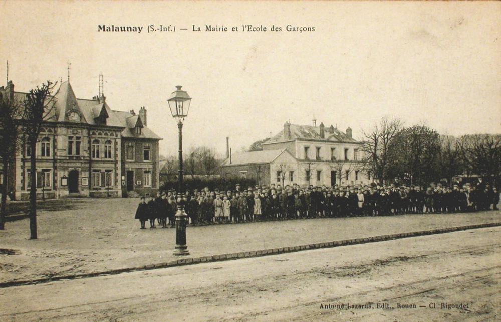 Malaunay (S.-Inf.) - La Mairie et l'Ecole des Garçons.
