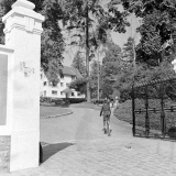 Institut médico pédagogique de Montlignon : Entrée : Parc