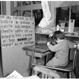 Centre d'éducation de Lestrade : la rééducation des déficients visuels. L'apprentissage de l'écriture.