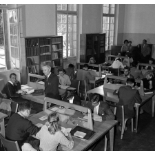 I.P.N. : salle de lecture de la nouvelle bibliothèque