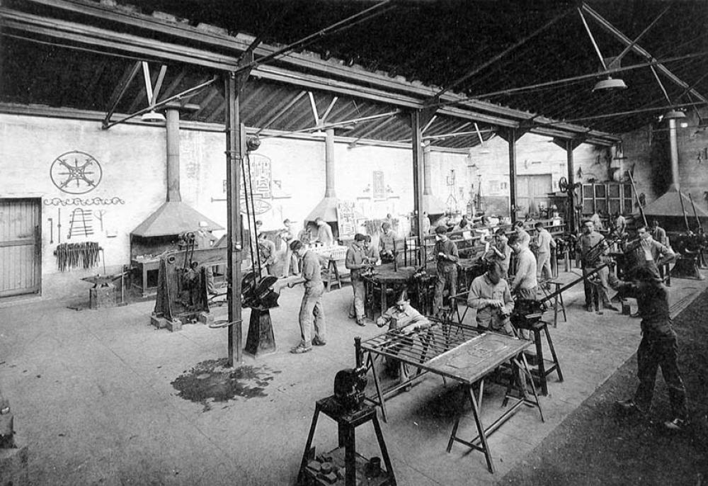 Ecole Pratique d'Industrie et d'Artisanat Rural - Gourdan-Polignan. (Haute-Garonne) - Juin 1935. 
