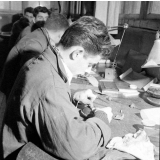 Ecole Boulle, ébénisterie : travail de gravure sur cuivre