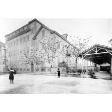 Institution Ste Anne des Soeurs de Besançon. Beyrouth. 1929-1930.