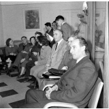 Centre d'accueil de l'I.P.N. : le public attentif lors d'une conférence.