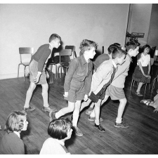 Lycée-pilote de Sèvres, Cours d'Art dramatique de Mlle Dienesh. Mime : Christophe Colomb découvre l'Amérique.