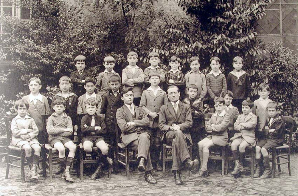 Souvenir des Noces de Diamant du Pensionnat Saint-Gilles - Moulins (Allier) Octobre 1853 - 20 Mai 1928.